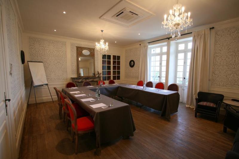 Chateau Les Oliviers De Salettes Charols Ngoại thất bức ảnh